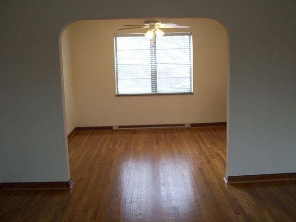 5th image of 5301 Jamieson Ave APT D