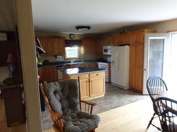 3rd image of 1893 Troxelville Road