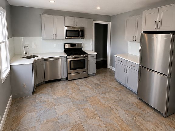 2nd image of 4817 Cedar Ave Floor 3