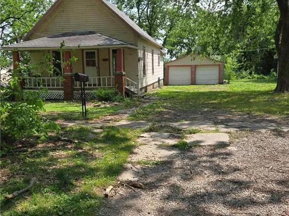 117 Pacific Ave, Osawatomie, KS 66064
