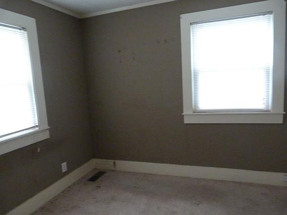 4th image of 115 Fairoak St