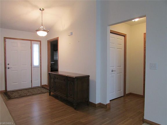 2nd image of 511 Harvest Ln
