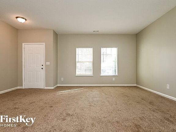 2nd image of 2107 Palatine Pl