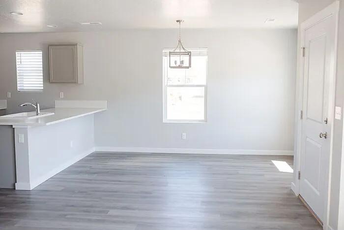 1080 E Martello Ln — Photo 5