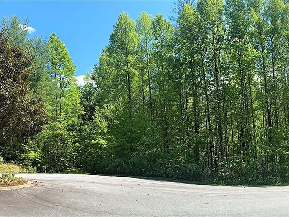 5th image of 108 Mystic Pines Way #7