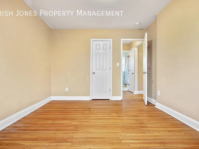 627 Kenmore Ave #UPPER — Photo 13