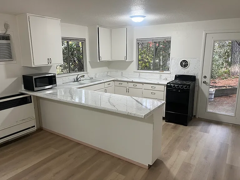 1860 Point View Dr #3 — Photo 19