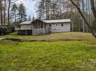 4085 Turnpike Rd, Horse Shoe, NC 28742