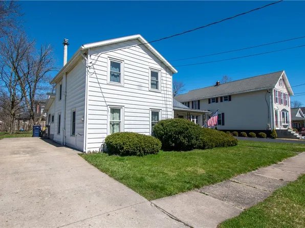 34 Chestnut St, Seneca Falls, NY 13148