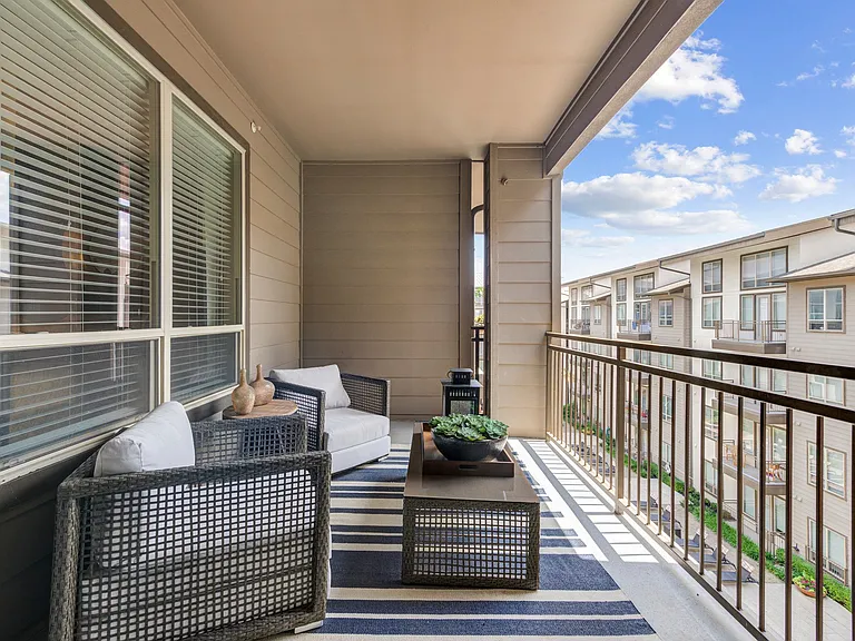 Model Patio Space