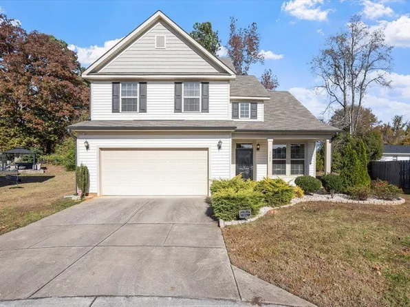 3305 Paschall Ct, Raleigh, NC 27610