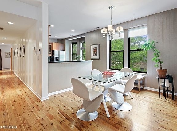 4th image of 1124 N Hoyne Ave #2