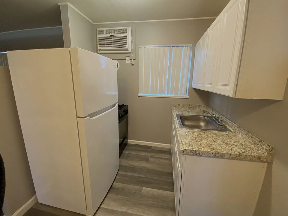 Sunset Crossings at 3401 Balmoral Drive, Sacramento 3409 Balmoral Dr