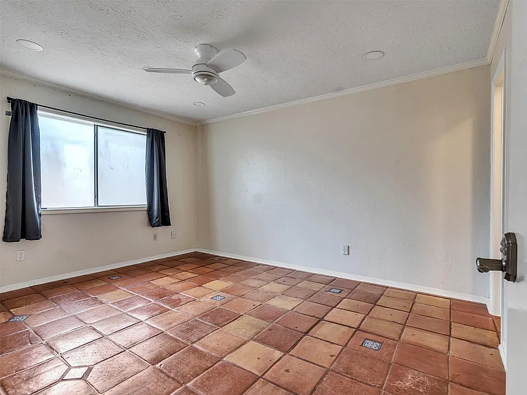 22538 Market Square Ln — Photo 9