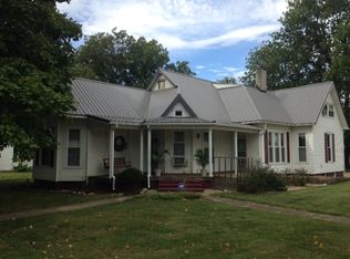 409 E Maple St, Oaktown, IN 47561