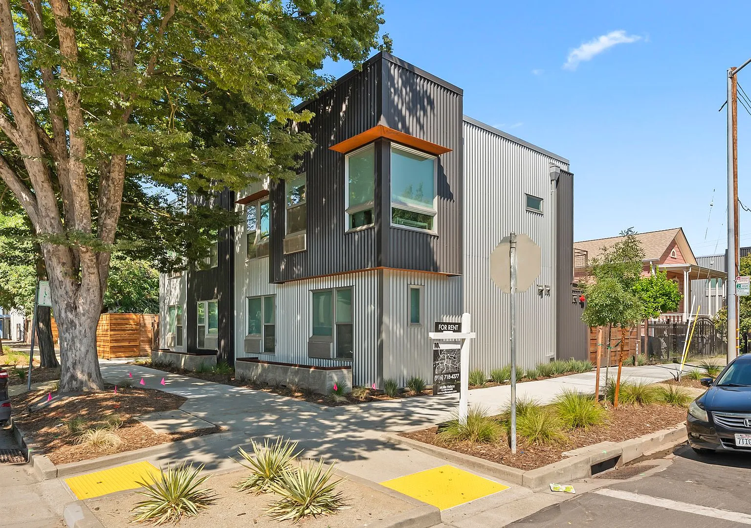 216 13th Street/1221 C Street — Photo 4