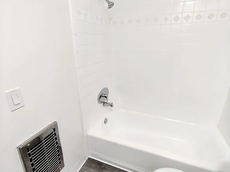 Klump Terrace Apartments — Photo 4