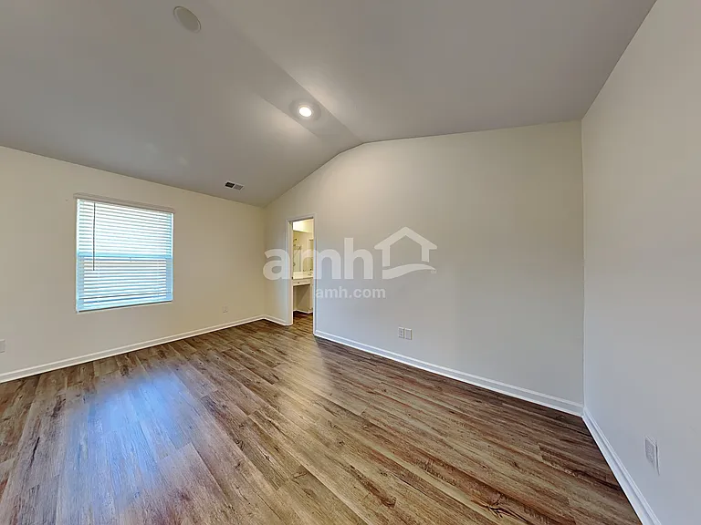 2054 Southlea Dr — Photo 11