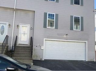 3B Pelham St, Worcester, MA 01609