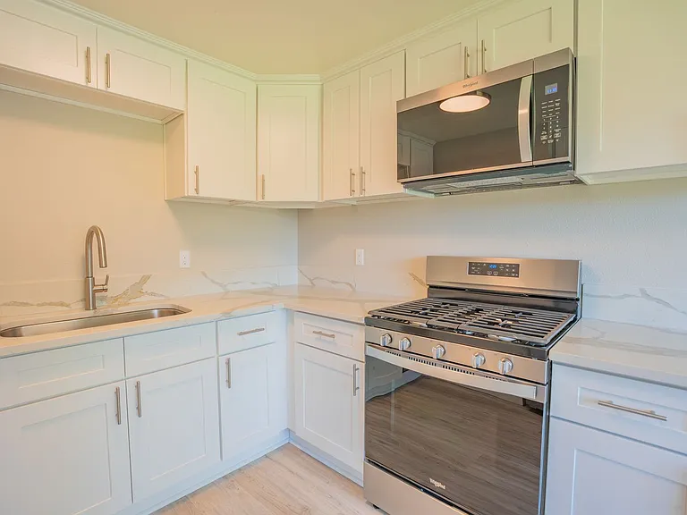 2840 Railroad St SE — Photo 18