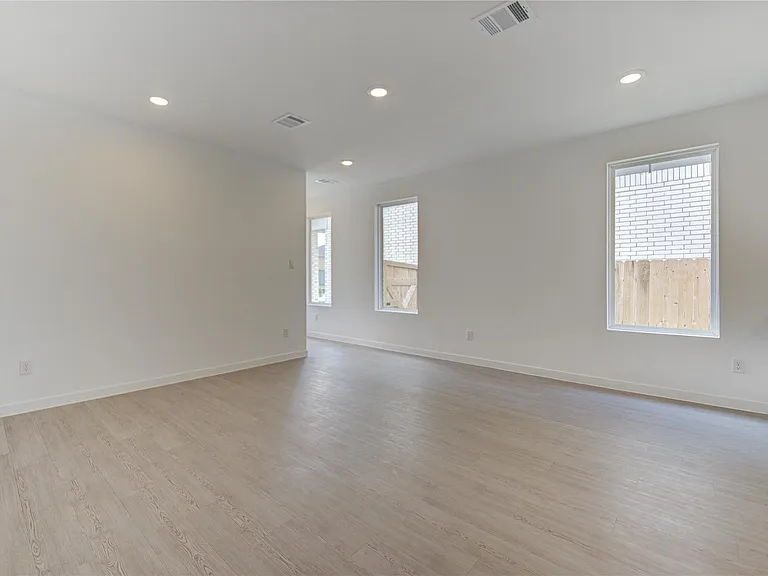 1047 Blue Stone Dr — Photo 10