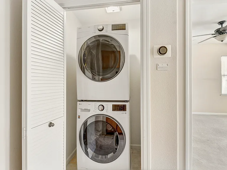 Washer/Dryer on Landing