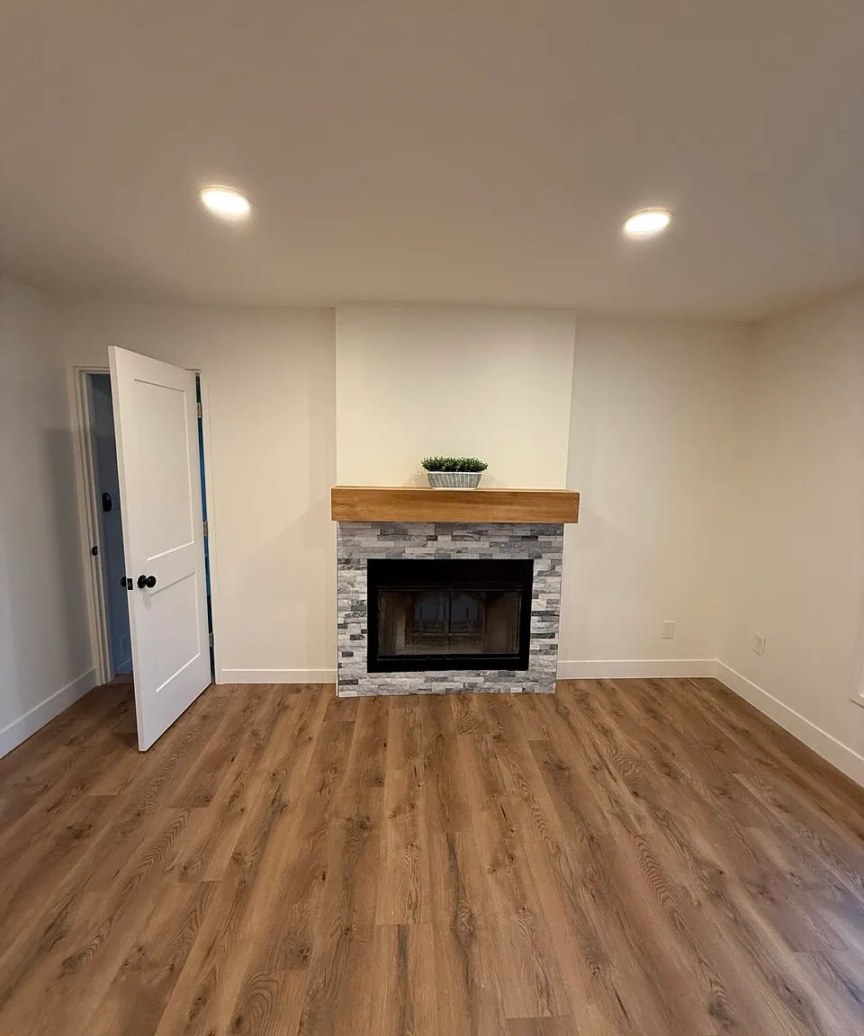 3 bed, 1122 sqft, $2,850 — Photo 3