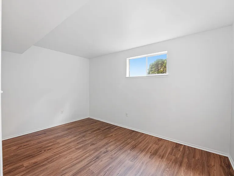 1747 Cy Ct — Photo 16
