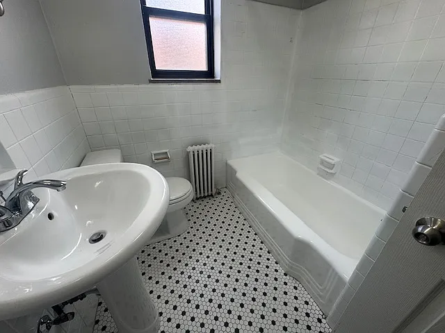 Royal Gardens Apartments — Photo 77