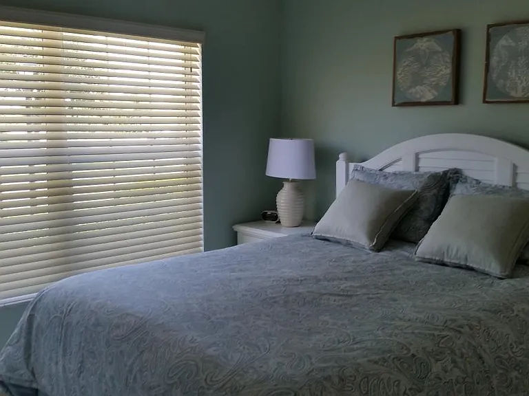 bdm #2 queen bed