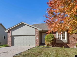 5722 N 167th Cir, Omaha, NE 68116
