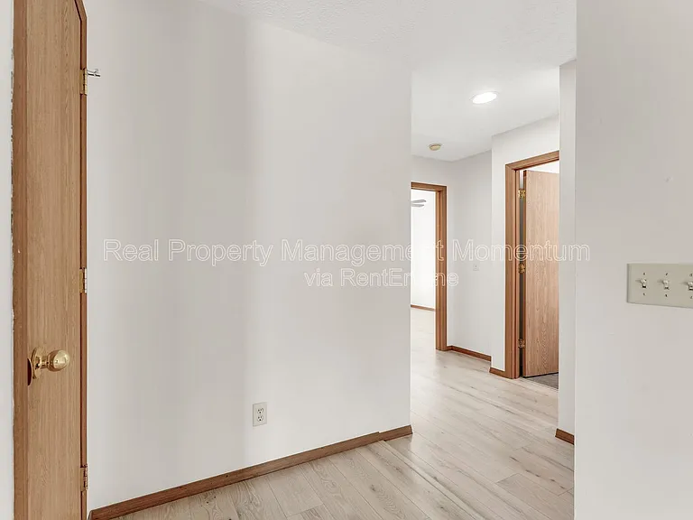3251 W Scott St — Photo 12