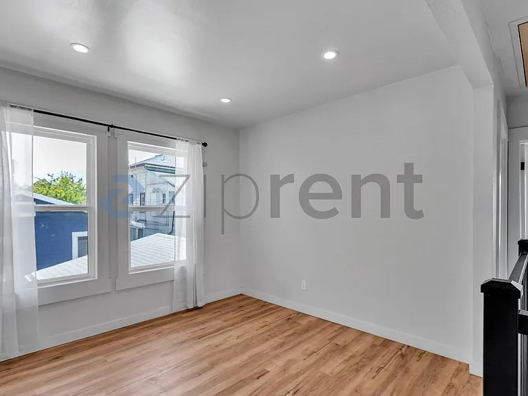 3031 Chestnut St — Photo 12