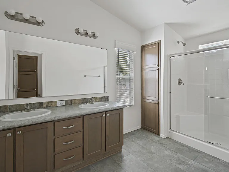 8601 N 71st Ave — Photo 18