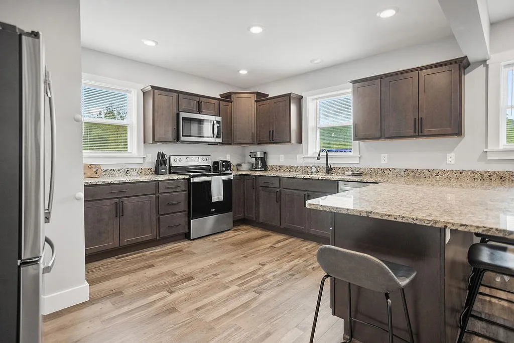 2 bed, 2.5 bath, 1250 sqft, $1,250 — Photo 3