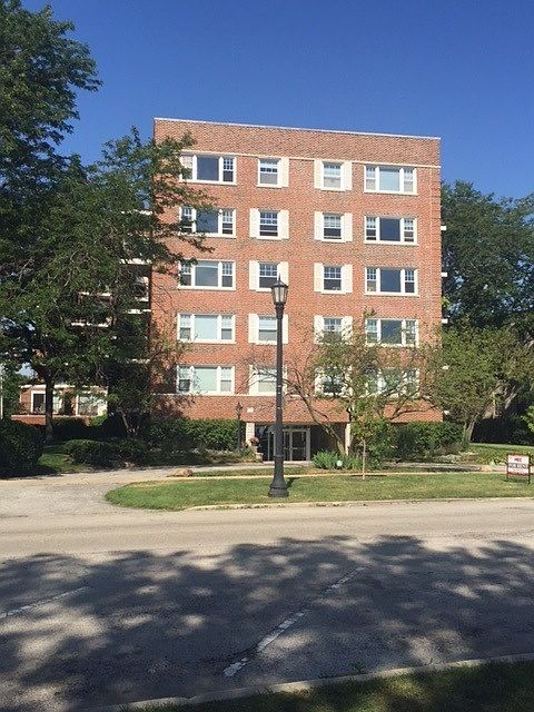 1st image of 550 Sheridan Sq APT 1L