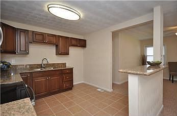 3rd image of 5821 Arden St