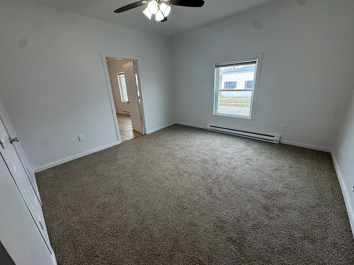Building Photo - 723 W Jefferson St #1