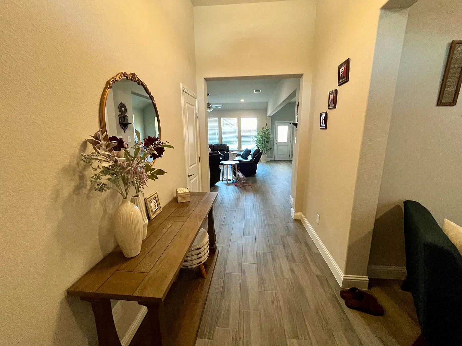 4 bed, 2253 sqft, $3,195 — Photo 2