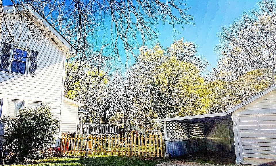 2nd image of 208 Cleveland Ave