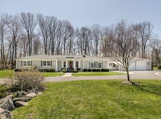 18 Woodlawn Dr, Ridgefield, CT 06877