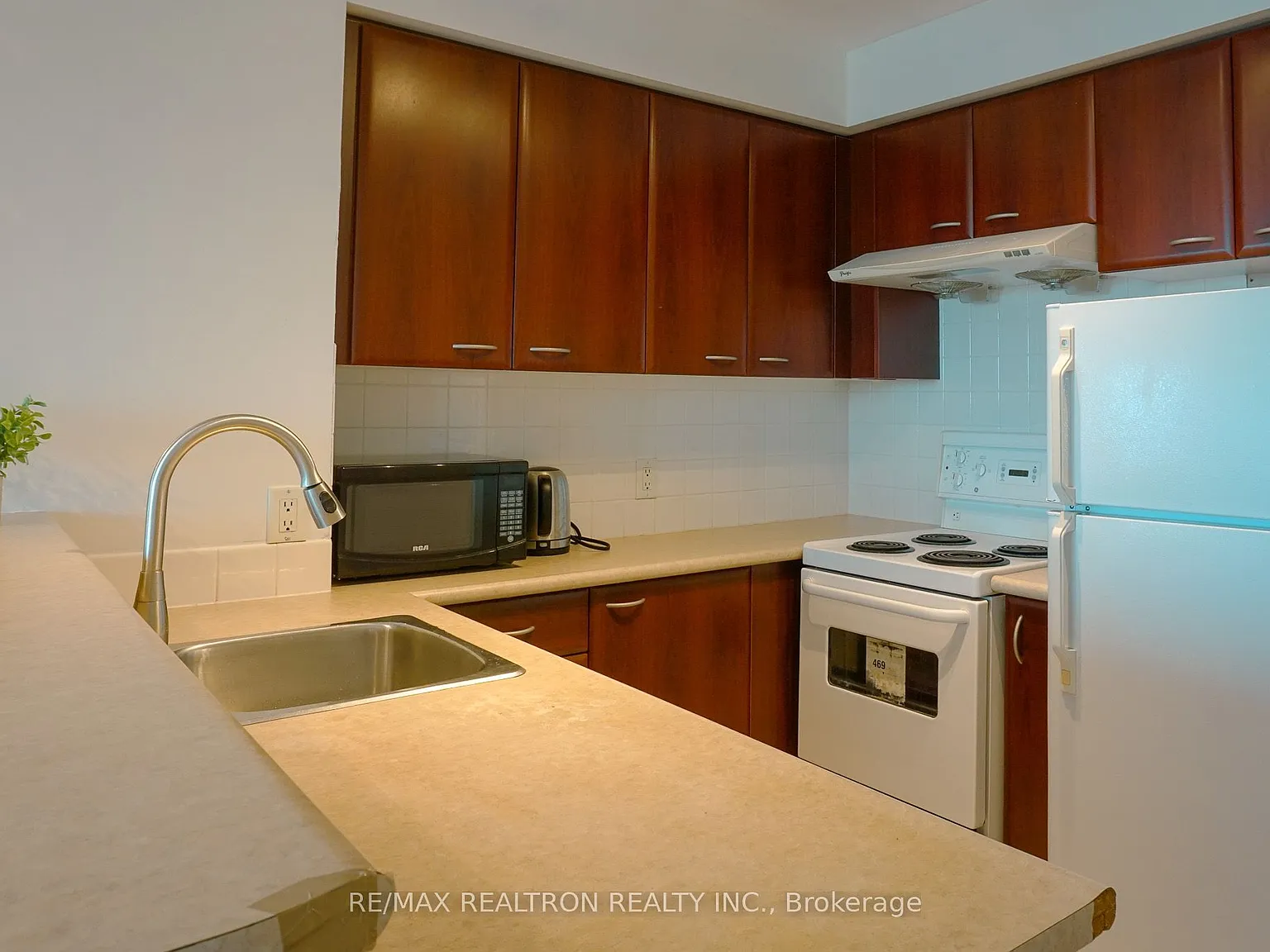 2 bed, $2,350 — Photo 3