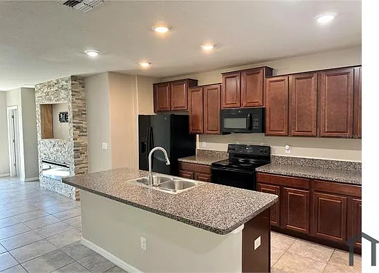 15706 Greenleaf Bay St — Photo 12