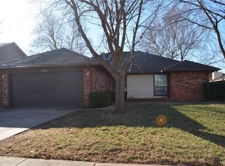1904 Magnolia Ln, Edmond, OK 73013