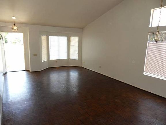 4th image of 796 Foxwood Dr