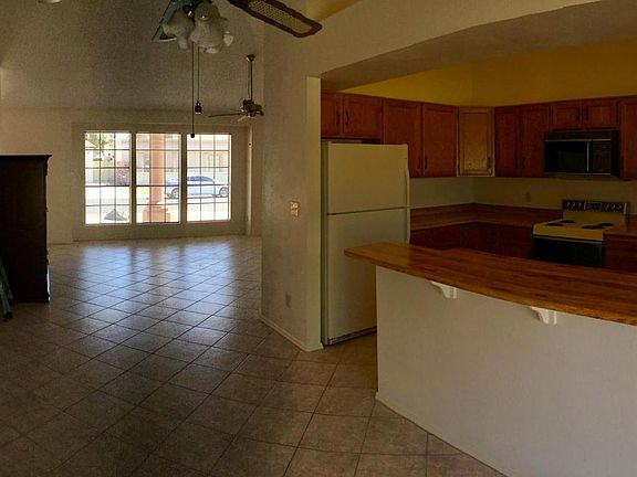 3rd image of 4136 W Villa Maria Dr