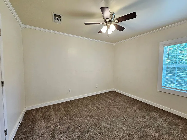 411 Washington St — Photo 10