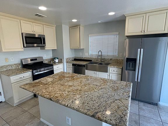 5th image of 26412 Prairie Ln