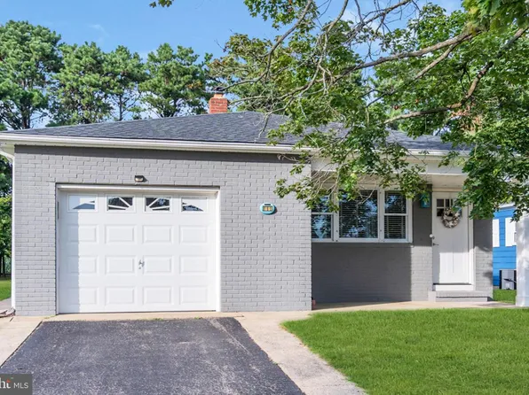 180 Biabou Dr, Toms River, NJ 08757