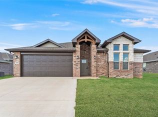 1824 Porter St, Pea Ridge, AR 72751